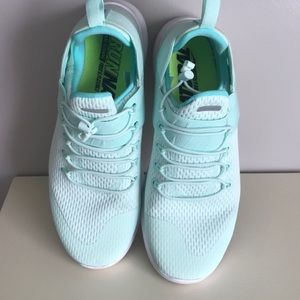 nike running free flexible